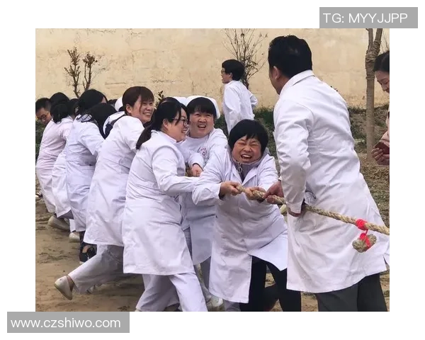 球星炫酷球鞋点燃绿茵赛场展现速度力量与时尚风采