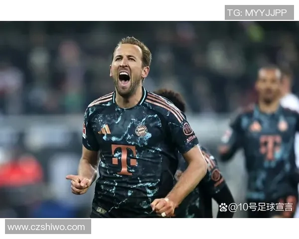 绿茵传奇巨星闪耀赛场岁月沉淀成就不朽经典