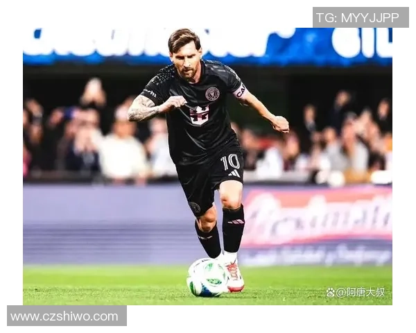 足球场上十大传奇球星激烈对决 打架画面震撼全场